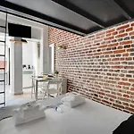 Cozy Studio Next To Canal Saint-martin Paryż