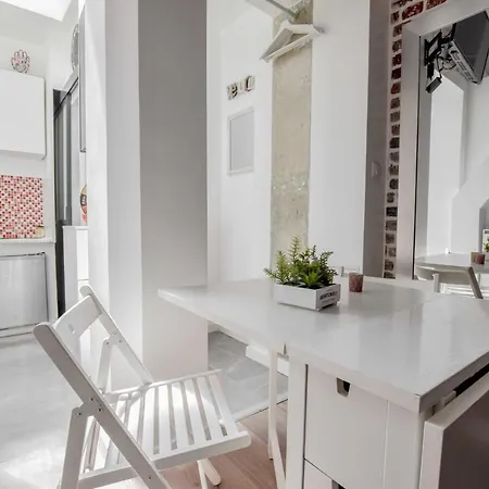 Cozy Studio Next To Canal Saint-martin