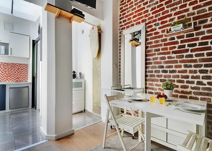 Cozy Studio Next To Canal Saint-martin 아파트 *